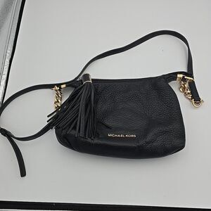 Michael Kors Crossbody Black Tassel Zipper Pull Medium Satchel Gold Link